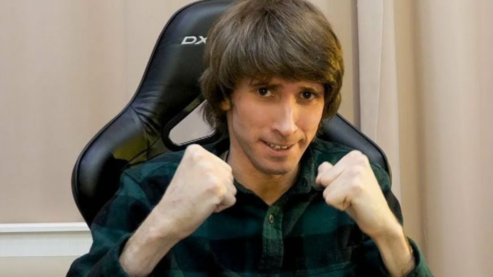 Dendi putting up a fight outside of Dota 2.