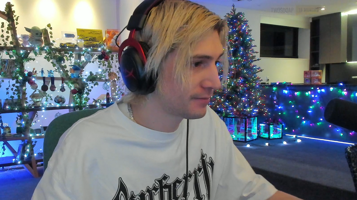 XQc の完全なストリーミング セットアップ (マウス、キーボード、ヘッドセットなど)