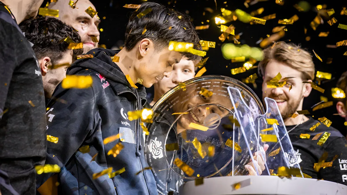 Stewie2K looks into the IEM Dallas trophy.