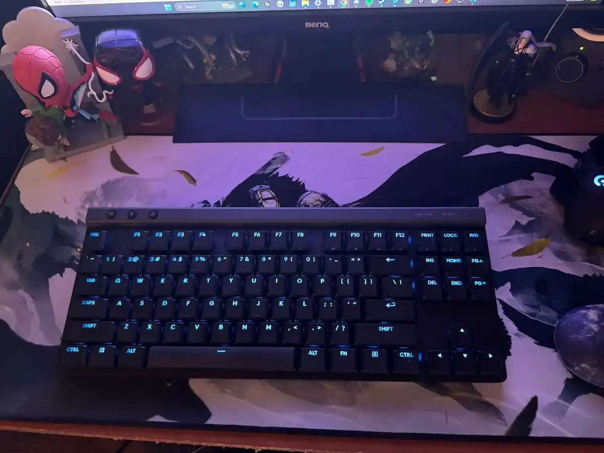 Photo of Logitech G515 on a desk