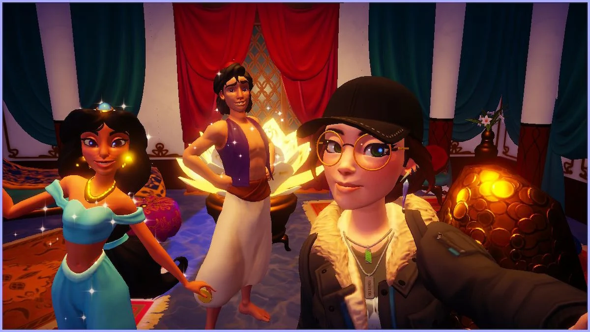 Jasmine, Aladdin, and a player avatar taking a selfie in DDV.